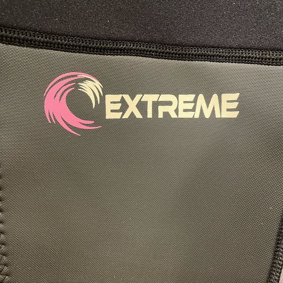 WET SUIT - LIKE NEW - Picture 3 of 5